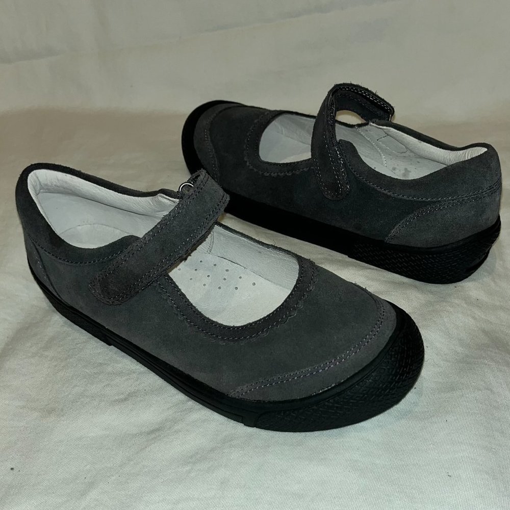 NWOB Nina Suede Mary Jane Shoes, sz 5 (36.5 EU)